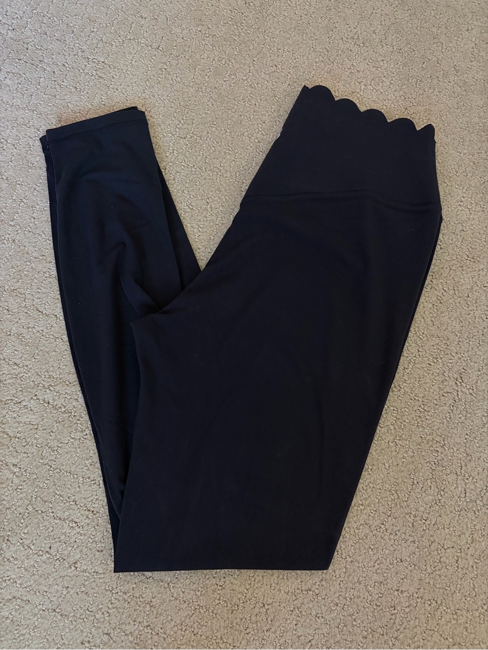 Buffbunny high waist 7/8 scalloped leggings